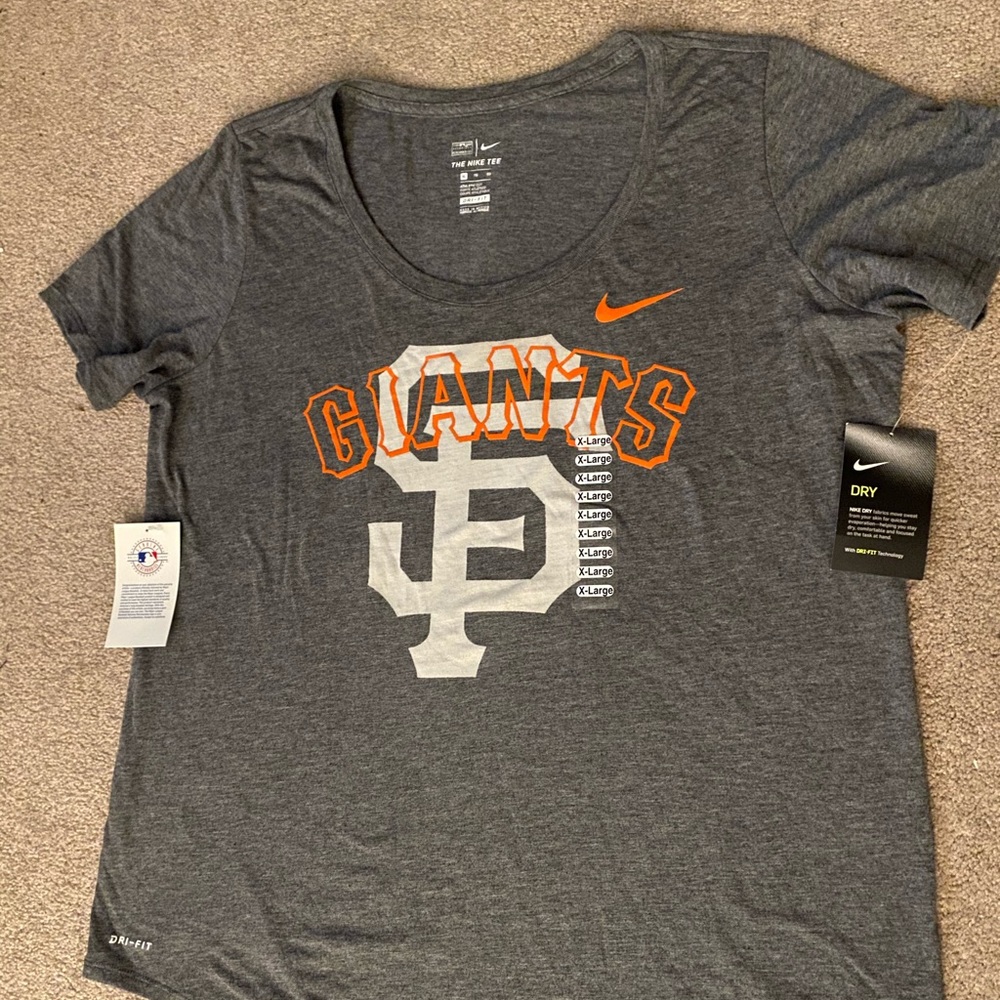 Women’s SF Giants XL Nike Shirt